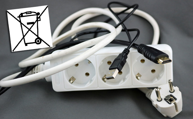 Stromsteckerleiste, USB-Kabel und HDMI-Kabel