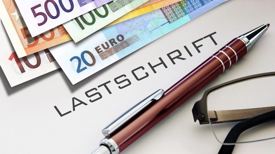 Ein Dokument mit dem Schriftzug "Lastschrift"
